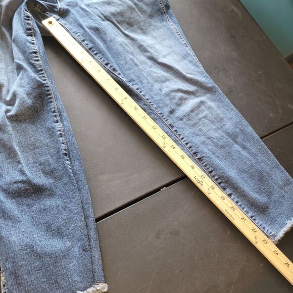 Torrid Cropped Skinny Raw Hem Jeans 16 - Picture 10 of 12